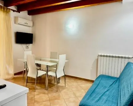 The House Of Castle Apartment
